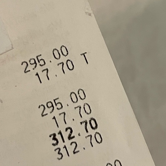 GIVENCHY LOGO SLIDES - Picture 3 of 8